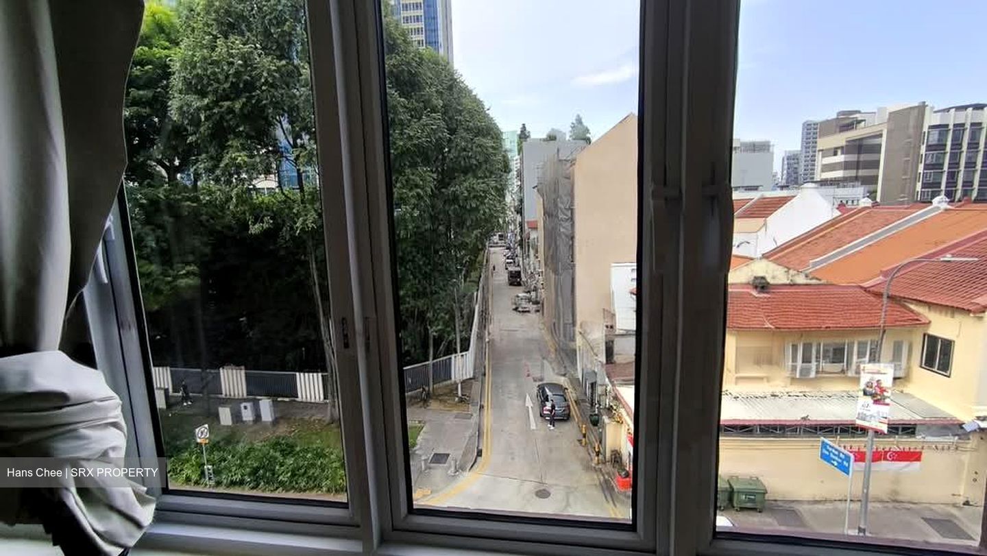 Kitchener Road (D8), Terrace #588817351